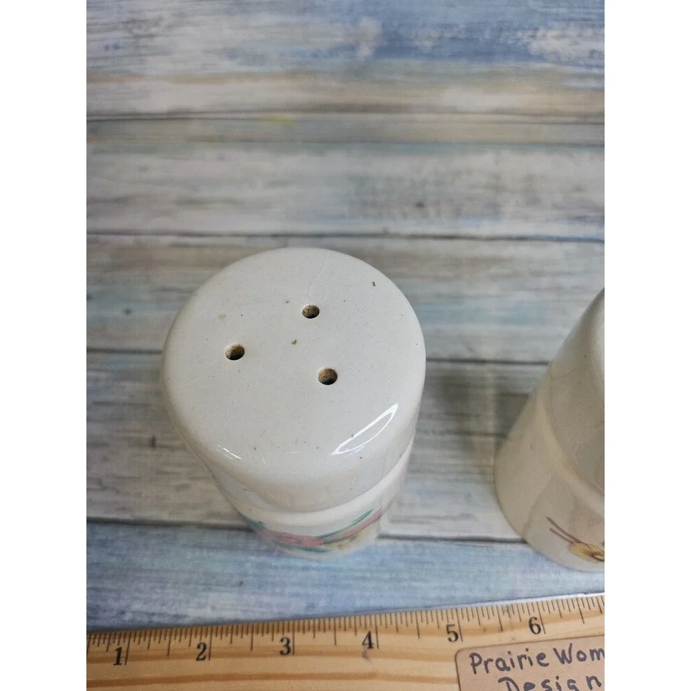 Vintage Table Tops Lovely Tullps Ceramic Floral Salt & Pepper Shakers